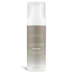 A Tint Of Tint SPF30 3 i 1 produkt Farvet Dagcreme