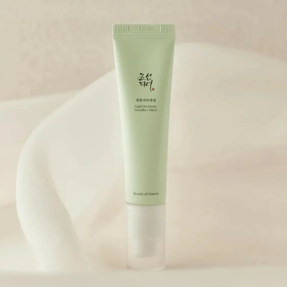 Light On Serum: Centella + Vita C