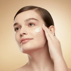 Revitalizing Supreme+ Youth Power Creme