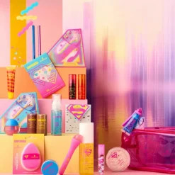 Superman Swirl Lip Mask