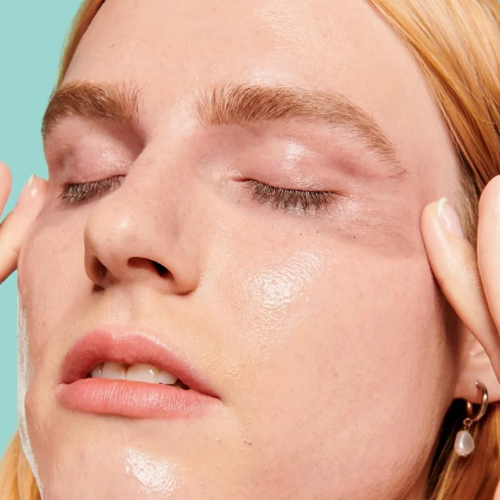 The POREfessional Get Unblocked Cleansing Oil